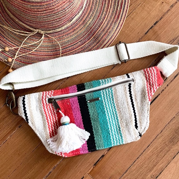 Billabong Handbags - Sun Fade Fanny Pack BELT BAG * Rosa Color